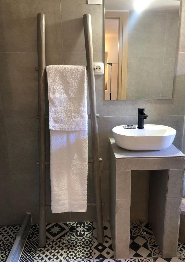 Solo Traveler Apartment แอร์มูโปลี ภายนอก รูปภาพ
